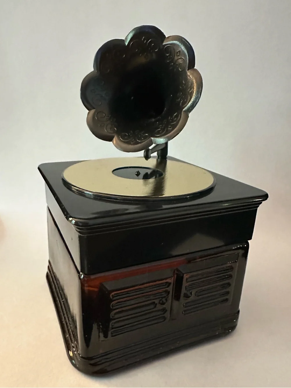 Amway Gramophone Decanter After Shave 4 fl oz